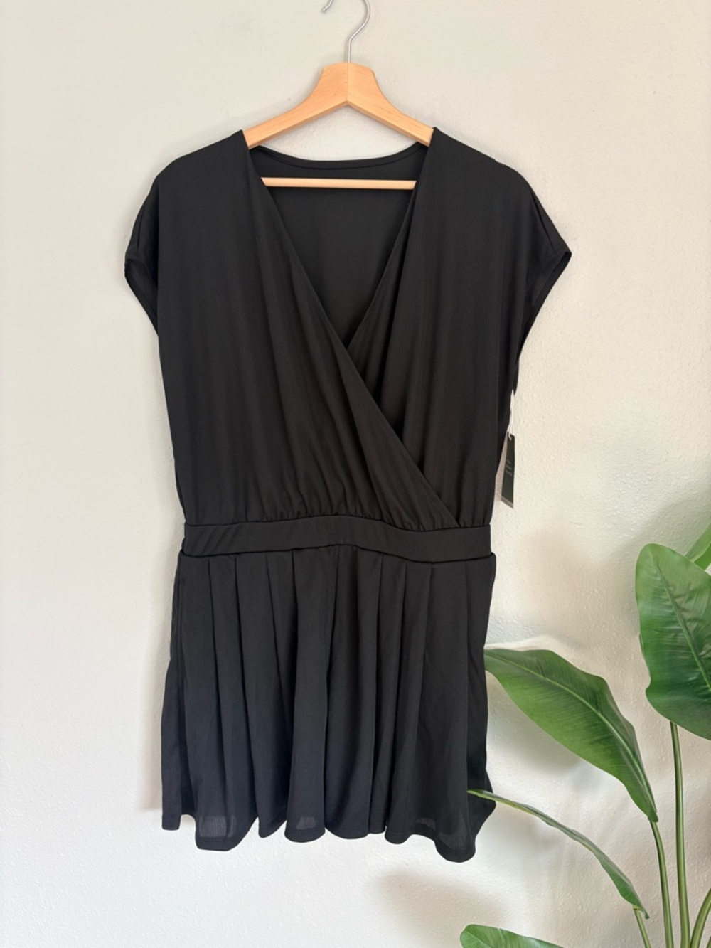 HALARA Black Short Sleeve Faux-Wrap Romper